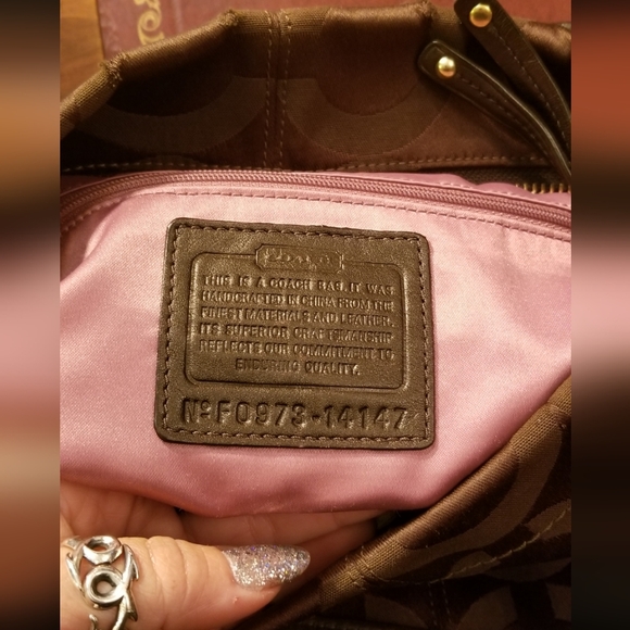 COACH signature sateen bag. Authentic - Picture 7 of 8